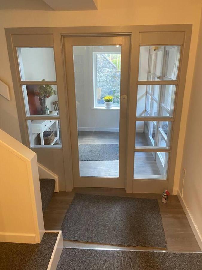Town House In Ideal Location Central 에니스킬런 외부 사진