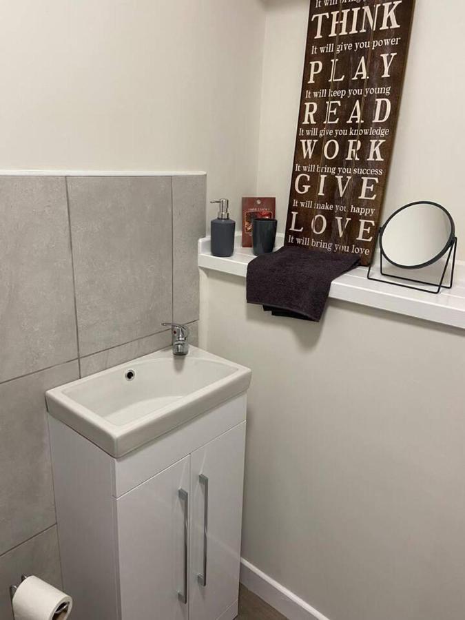 Town House In Ideal Location Central 에니스킬런 외부 사진
