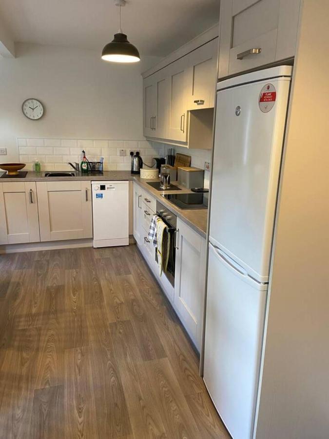 Town House In Ideal Location Central 에니스킬런 외부 사진