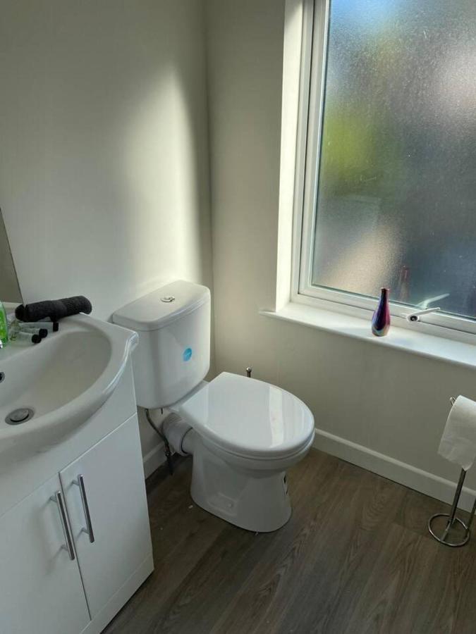 Town House In Ideal Location Central 에니스킬런 외부 사진